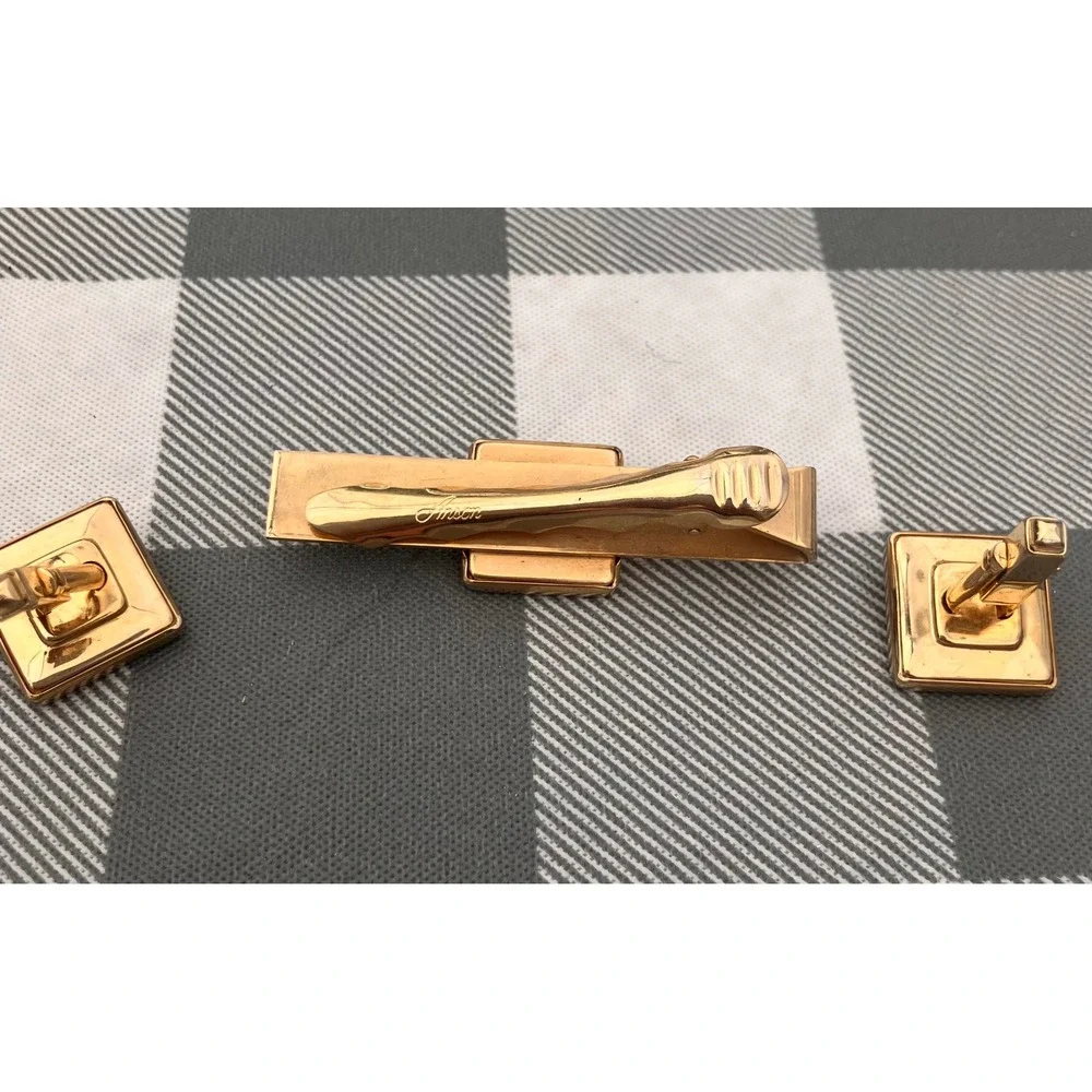 Vintage Anson Cufflinks Tie Bar Set Mens Red Fraternal Order Elks Enamel BPOE